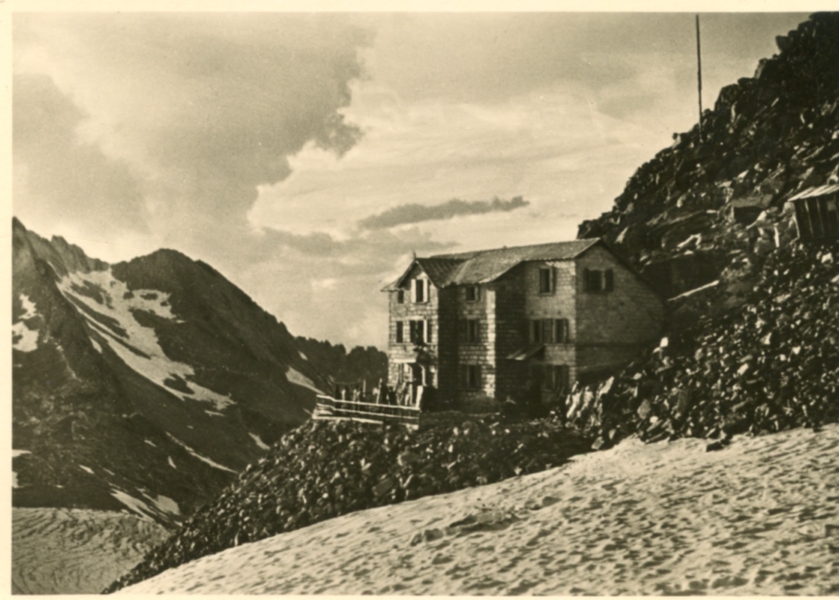 Rifugio ai Caduti dell'Adamello