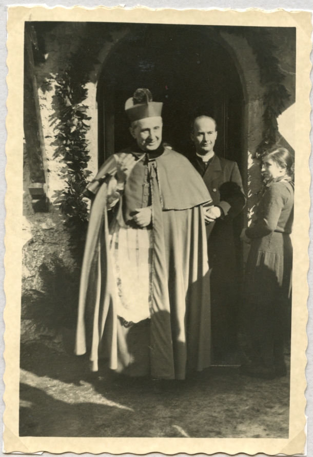 S. E. Mons. Tredici inaugurazione chiesetta